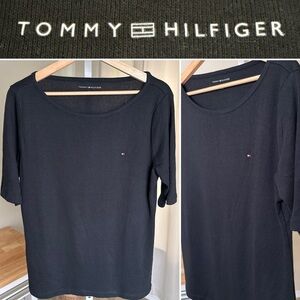 TOMMY HILFIGER Womens L Pullover Tee Short Sleeve Black Round Neck Red Logo